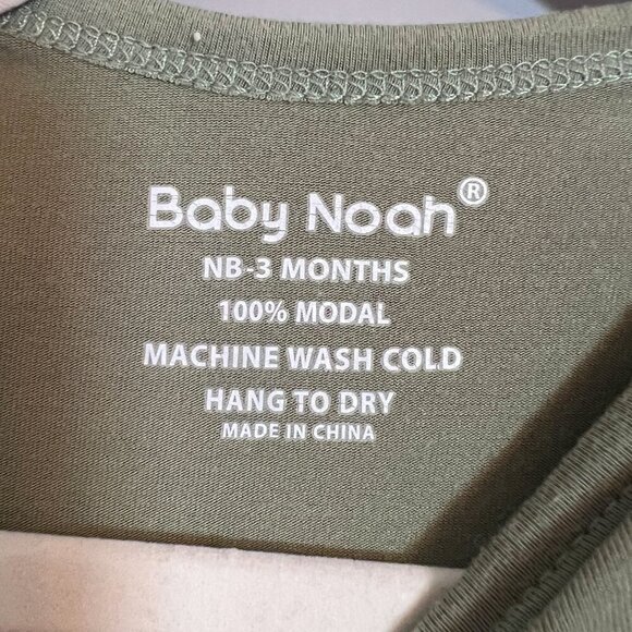 Baby Noah Newborn Baby Bamboo Knotted Gown Army Green Size 0-3 Months - Picture 4 of 4